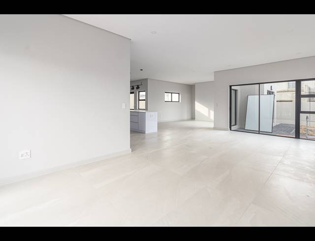 4 BEDROOM FREEHOLD FOR SALE IN SANDOWN